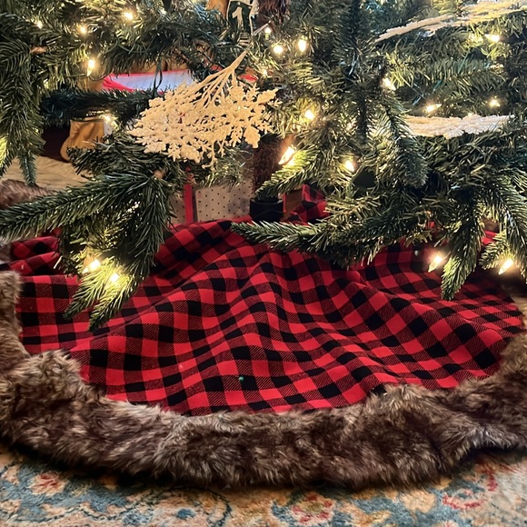 Christmas Tree Skirt Faux Fur Trim Red Black Buffalo Check Plaid Reversible - Picture 8 of 8